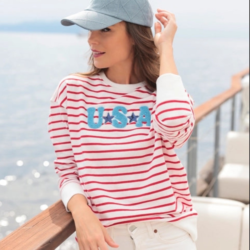 New with tags! USA sweatshirt from Shiraleah. Adorable!